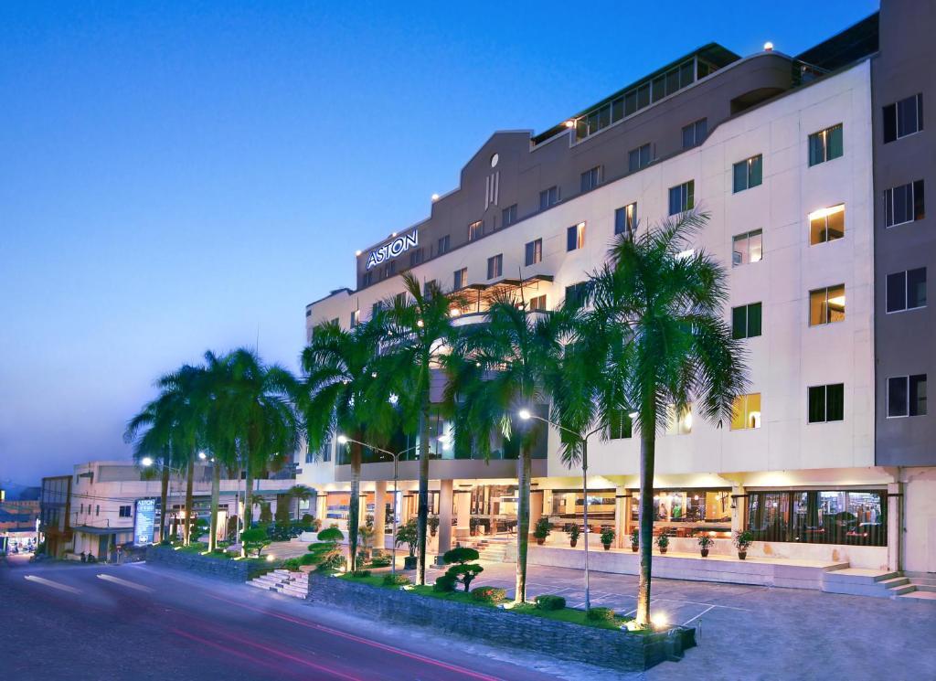 Aston Karimun City Hotel Tanjung Balai Karimun Exterior foto